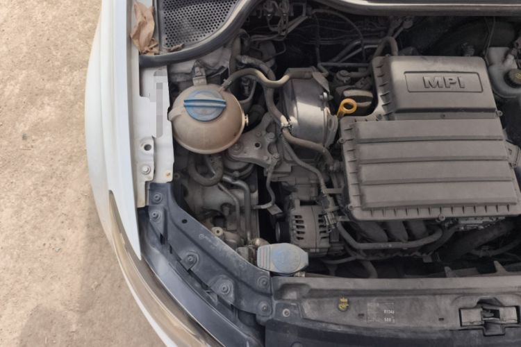 Used Volkswagen Polo 2014 1.4L Manual Fashion Edition Engine Bay Right