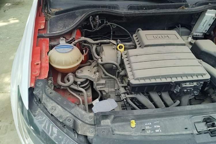 Used Volkswagen Polo 2014 1.6L Automatic Comfort Edition Engine Bay Right