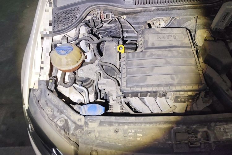 Used Volkswagen Polo 2014 1.6L Automatic Comfort Edition Engine Bay Right