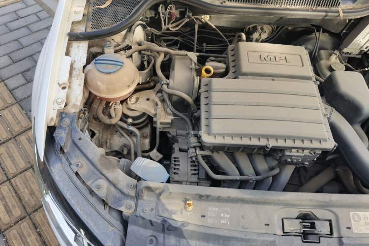 Used Volkswagen Polo 2014 1.4L Automatic Comfort Edition Engine Bay Right