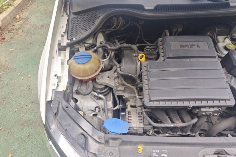 Used Volkswagen Polo 2014 1.4L Manual Comfort Edition Engine Bay Right