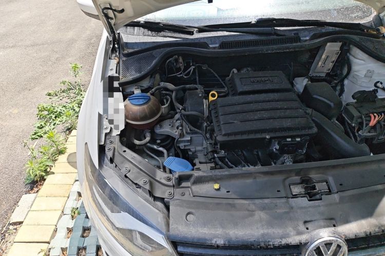 Used Volkswagen Polo 2014 1.4L Manual Fashion Edition Engine Bay Right