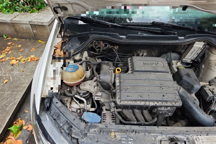Used Volkswagen Polo 2014 1.4L Manual Fashion Edition Engine Bay Right