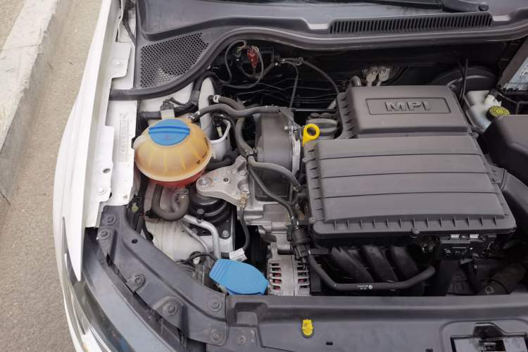 Used Volkswagen Polo 2014 1.4L Automatic Comfort Edition Engine Bay Right