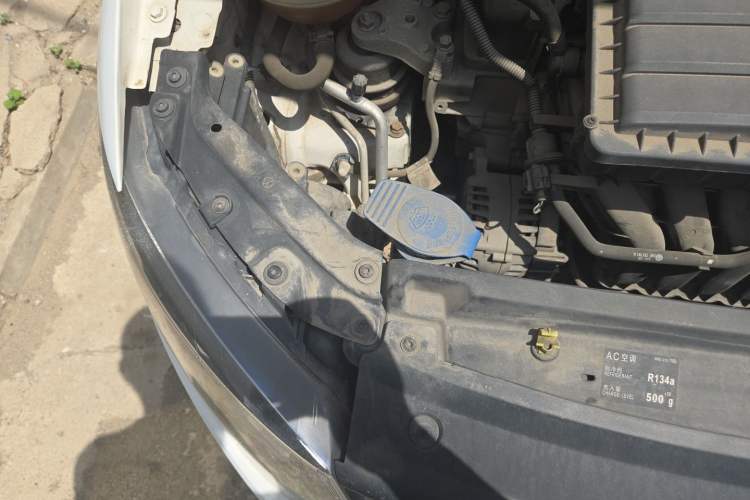 Used Volkswagen Polo 2014 1.4L Manual Fashion Edition Engine Bay Right
