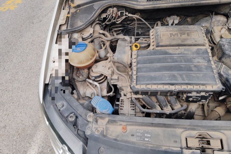 Used Volkswagen Polo 2014 1.6L Automatic Luxury Edition Engine Bay Right