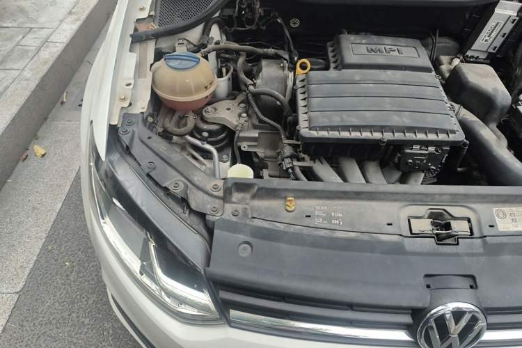 Used Volkswagen Polo 2014 1.6L Automatic Comfort Edition Engine Bay Right