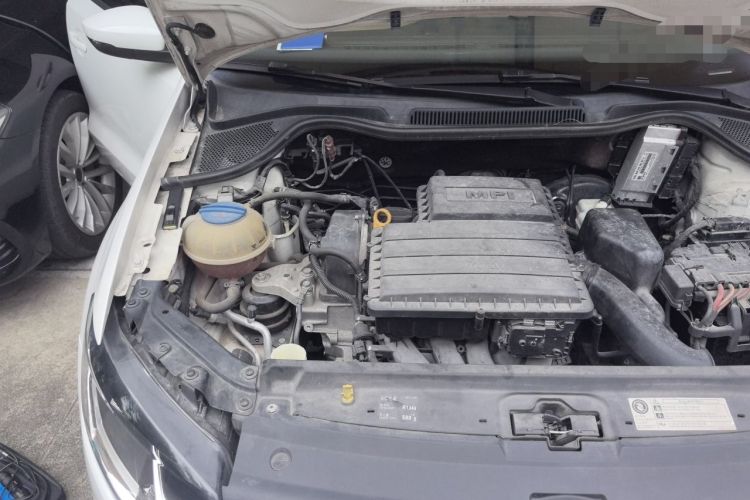 Used Volkswagen Polo 2014 1.6L Automatic Comfort Edition Engine Bay Right
