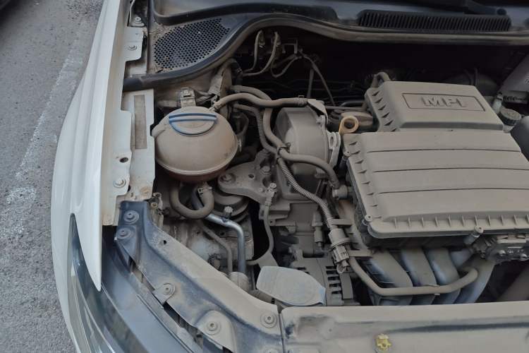 Used Volkswagen Polo 2014 1.4L Automatic Comfort Edition Engine Bay Right