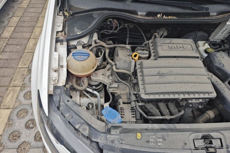 Used Volkswagen Polo 2014 1.4L Manual Fashion Edition Engine Bay Right