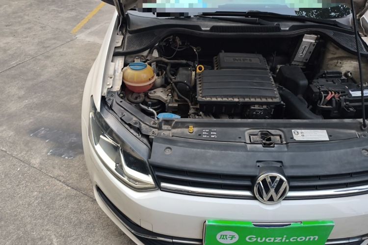 Used Volkswagen Polo 2014 1.6L Automatic Comfort Edition Engine Bay Right