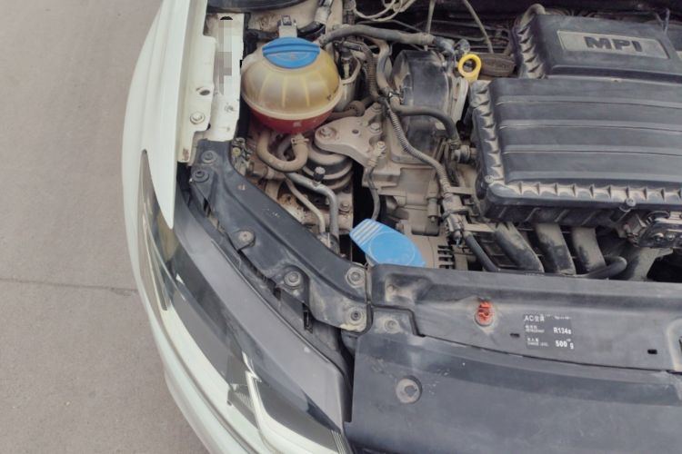 Used Volkswagen Polo 2014 1.6L Manual Comfort Edition Engine Bay Right