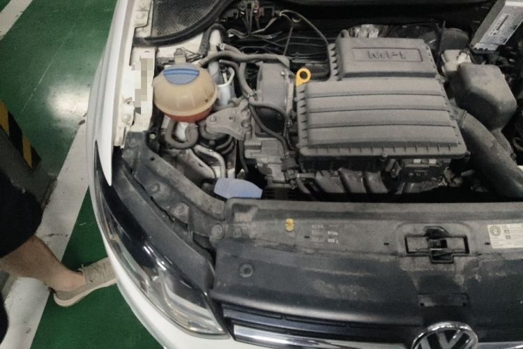 Used Volkswagen Polo 2014 1.4L Automatic Comfort Edition Engine Bay Right
