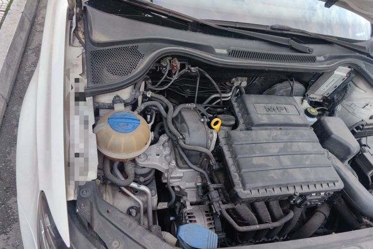 Used Volkswagen Polo 2014 1.4L Automatic Luxury Edition Engine Bay Right