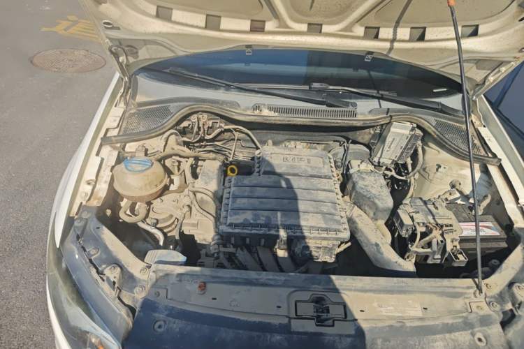 Used Volkswagen Polo 2014 1.4L Manual Fashion Edition Engine Bay Right