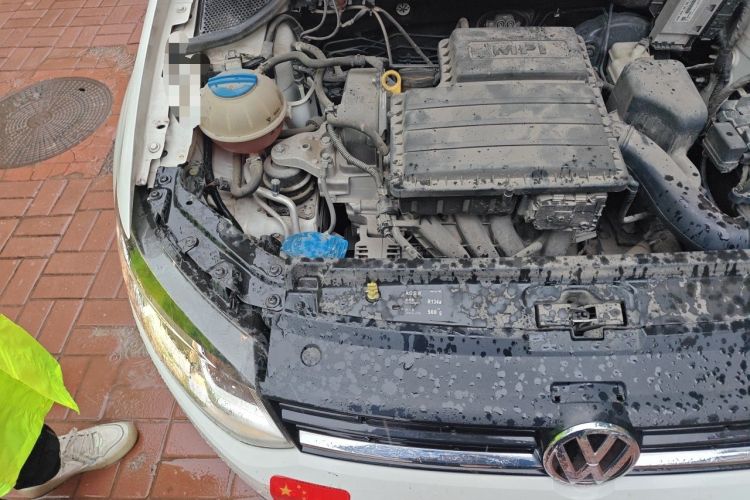 Used Volkswagen Polo 2014 1.4L Automatic Comfort Edition Engine Bay Right