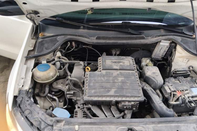 Used Volkswagen Polo 2014 1.6L Automatic 30th Anniversary Edition Engine Bay Right