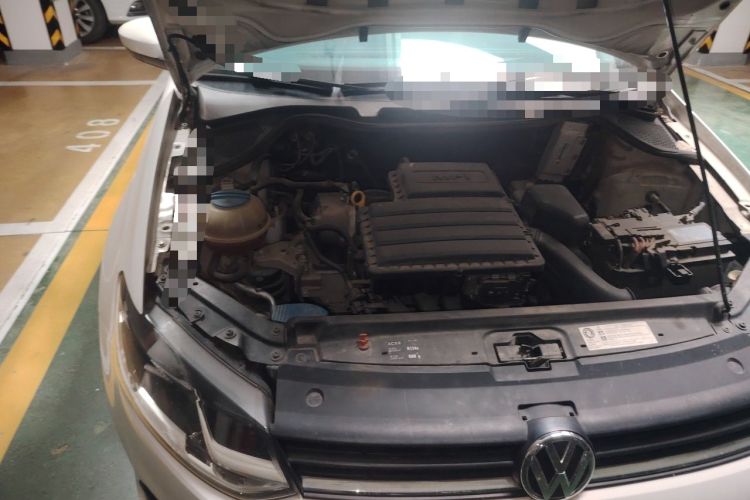 Used Volkswagen Polo 2014 1.6L Manual Comfort Edition Engine Bay Right