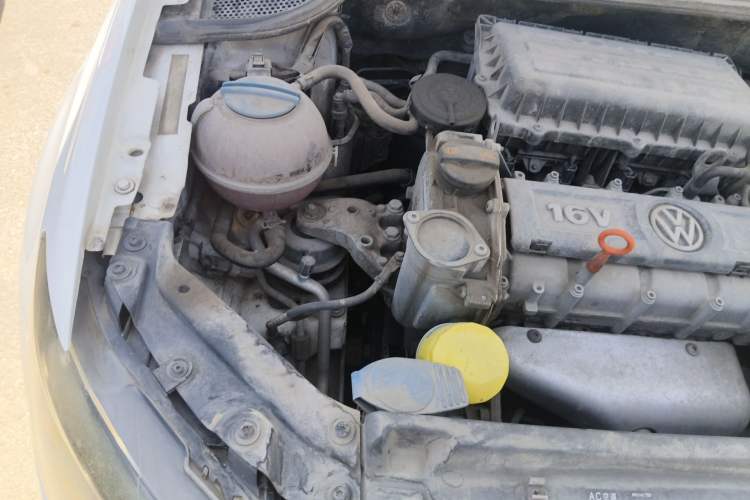 Used Volkswagen Polo 2014 1.4L Manual Fashion Edition Engine Bay Right