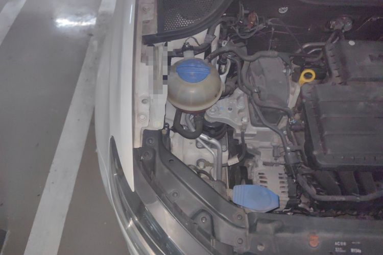 Used Volkswagen Polo 2014 1.4L Automatic Comfort Edition Engine Bay Right