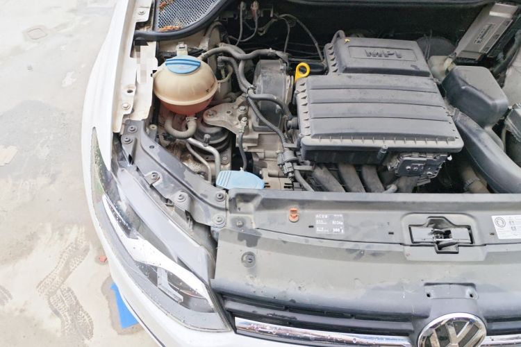 Used Volkswagen Polo 2014 1.4L Manual Fashion Edition Engine Bay Right