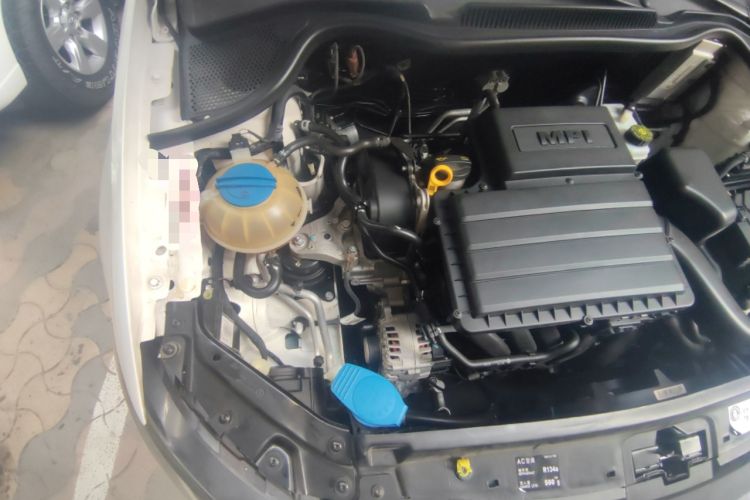Used Volkswagen Polo 2014 1.6L Automatic Comfort Edition Engine Bay Right