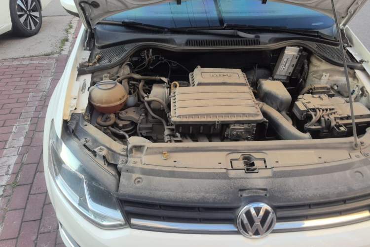 Used Volkswagen Polo 2014 1.4L Automatic Comfort Edition Engine Bay Right