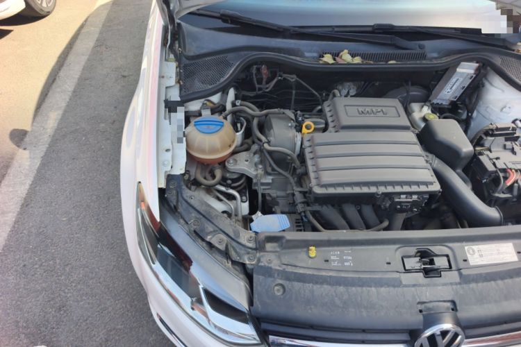 Used Volkswagen Polo 2014 1.6L Automatic Comfort Edition Engine Bay Right