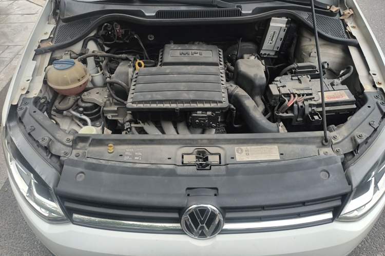 Used Volkswagen Polo 2014 1.6L Automatic Comfort Edition Engine Bay