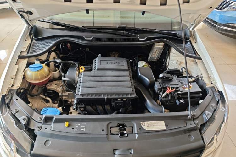 Used Volkswagen Polo 2014 1.4L Automatic Comfort Edition Engine Bay