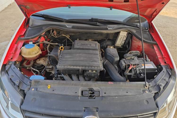 Used Volkswagen Polo 2014 1.6L Automatic Comfort Edition Engine Bay
