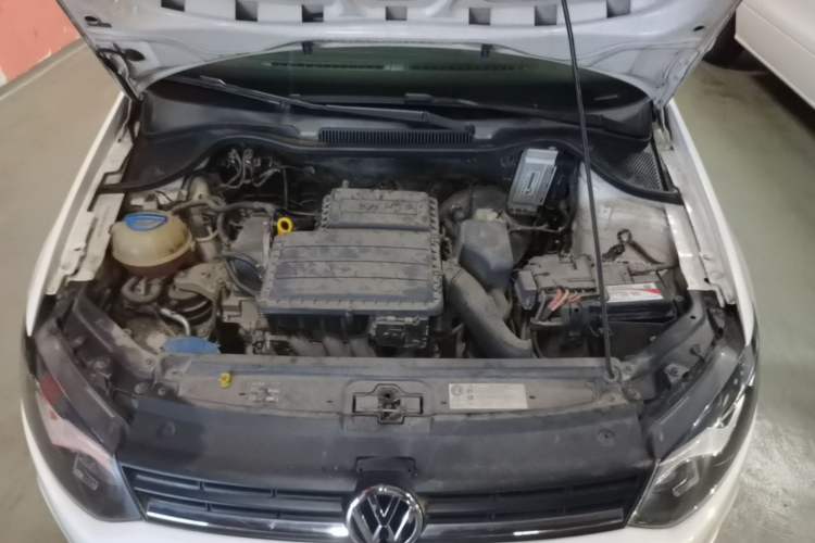 Used Volkswagen Polo 2014 1.4L Manual Fashion Edition Engine Bay