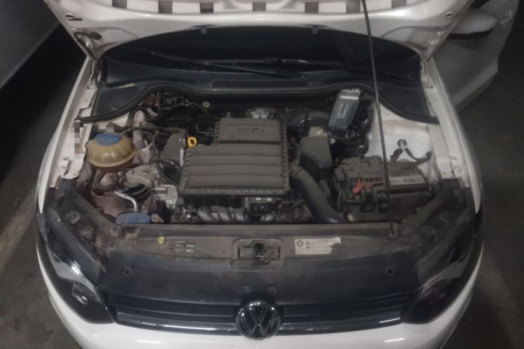 Used Volkswagen Polo 2014 1.4L Manual Fashion Edition Engine Bay