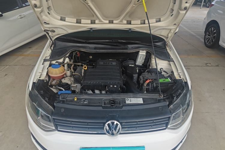 Used Volkswagen Polo 2014 1.6L Automatic Comfort Edition Engine Bay