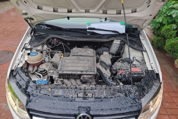 Used Volkswagen Polo 2014 1.4L Automatic Comfort Edition Engine Bay