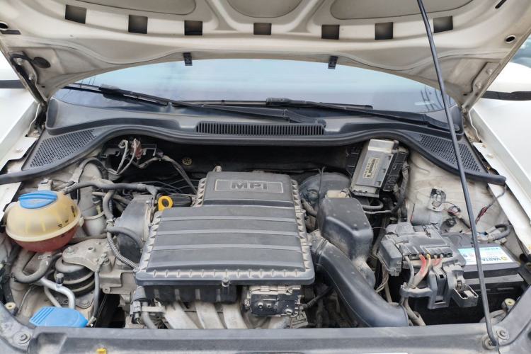 Used Volkswagen Polo 2014 1.4L Manual Fashion Edition Engine Bay