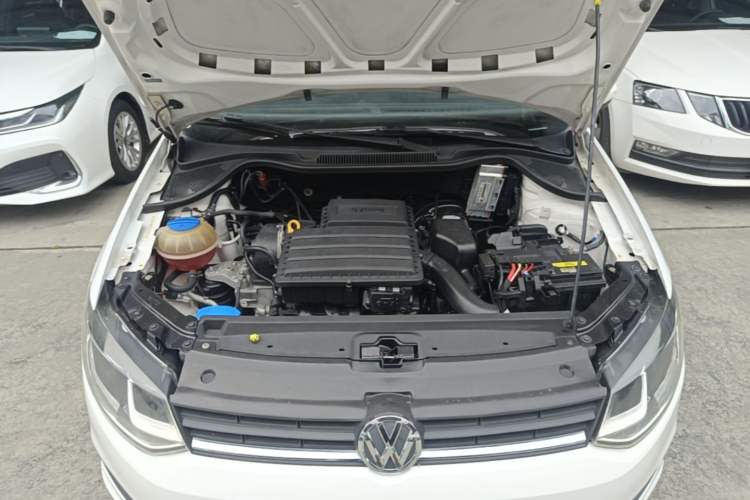 Used Volkswagen Polo 2014 1.4L Automatic Comfort Edition Engine Bay