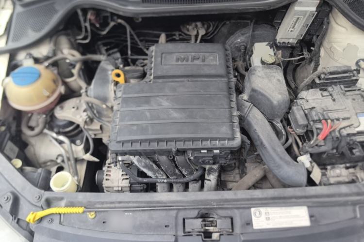 Used Volkswagen Polo 2014 1.6L Automatic Luxury Edition Engine Bay