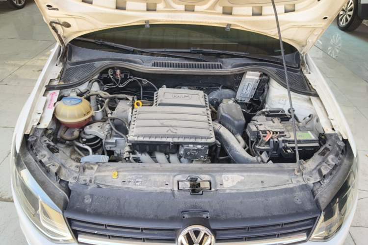 Used Volkswagen Polo 2014 1.6L Automatic Comfort Edition Engine Bay