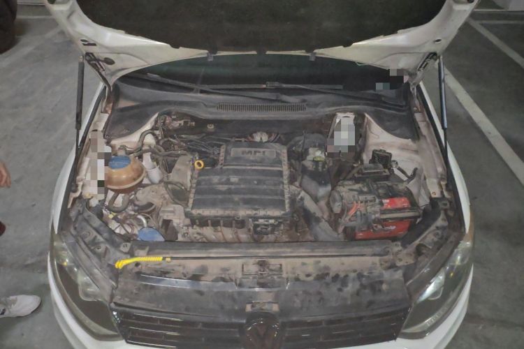 Used Volkswagen Polo 2014 1.6L Automatic Luxury Edition Engine Bay