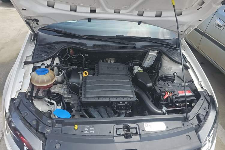 Used Volkswagen Polo 2014 1.4L Automatic Comfort Edition Engine Bay