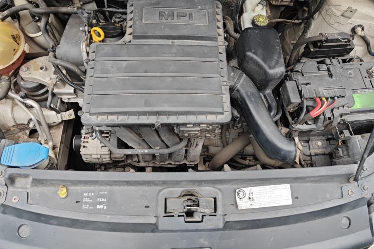 Used Volkswagen Polo 2014 1.6L Automatic Luxury Edition Engine Bay