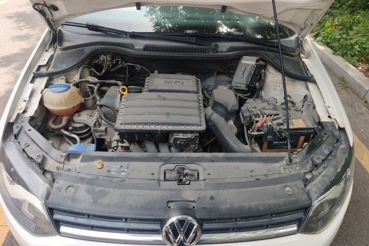 Used Volkswagen Polo 2014 1.4L Manual Fashion Edition Engine Bay
