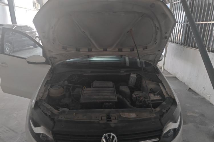 Used Volkswagen Polo 2014 1.4L Manual Fashion Edition Engine Bay