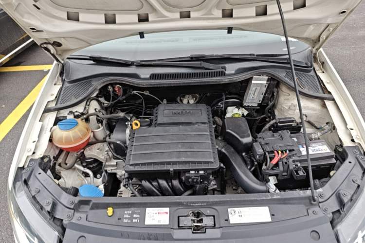 Used Volkswagen Polo 2014 1.4L Automatic Comfort Edition Engine Bay