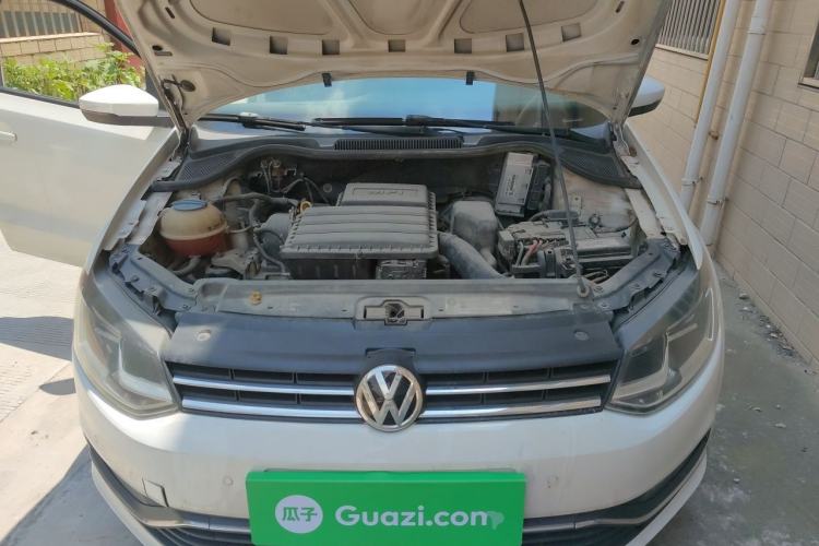 Used Volkswagen Polo 2014 1.6L Automatic Luxury Edition Engine Bay