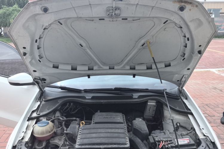 Used Volkswagen Polo 2014 1.4L Manual Fashion Edition Engine Bay