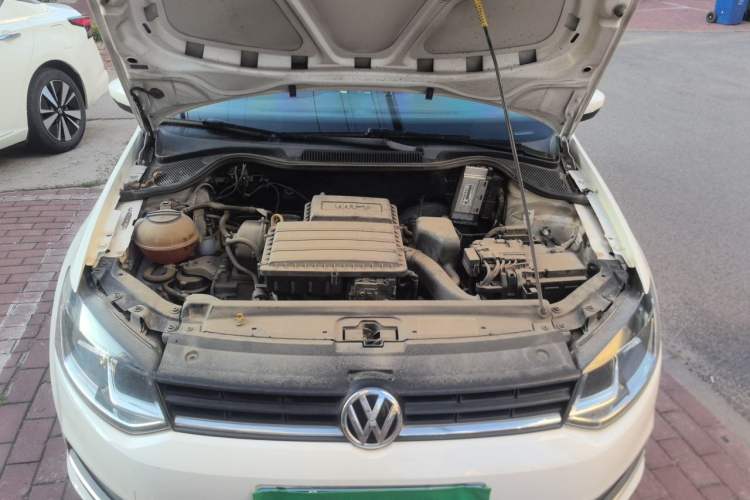 Used Volkswagen Polo 2014 1.4L Automatic Comfort Edition Engine Bay