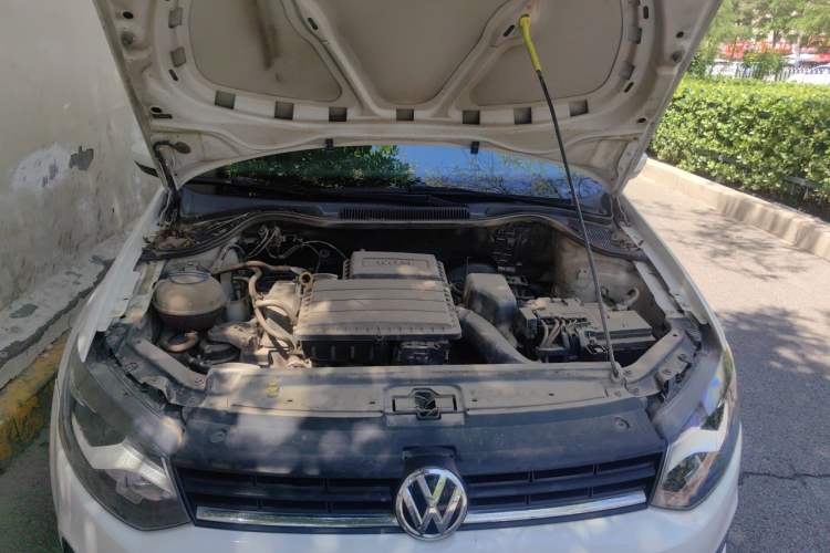 Used Volkswagen Polo 2014 1.4L Manual Fashion Edition Engine Bay