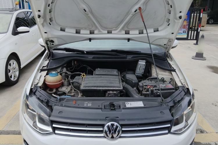 Used Volkswagen Polo 2014 1.6L Automatic Comfort Edition Engine Bay